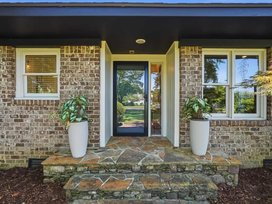 2210 SE Meadow Brook Dr, Decatur, AL 35601 - #2