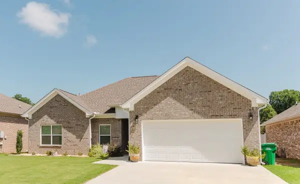 119 Harmony Dr, Tuscumbia, AL 35674