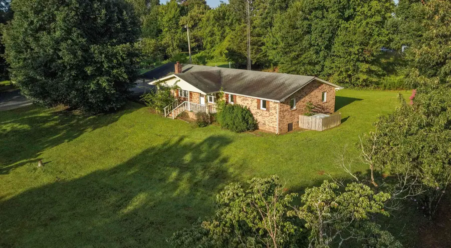 146 Jones St, Russellville, AL 35653 - #3