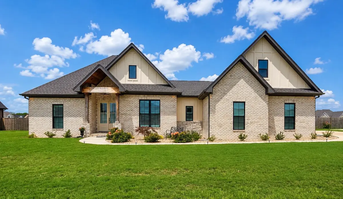 104 Shane Dr, Muscle Shoals, AL 35661 - #1
