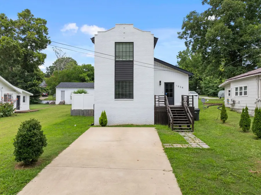 1038 N Royal Ave, Florence, AL 35630 - #2