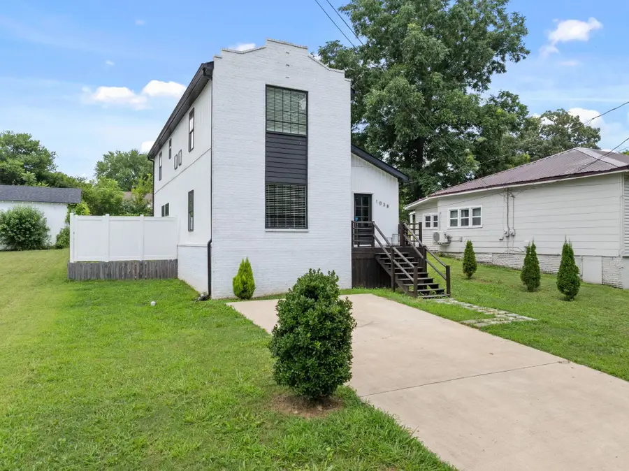 1038 N Royal Ave, Florence, AL 35630 - #3