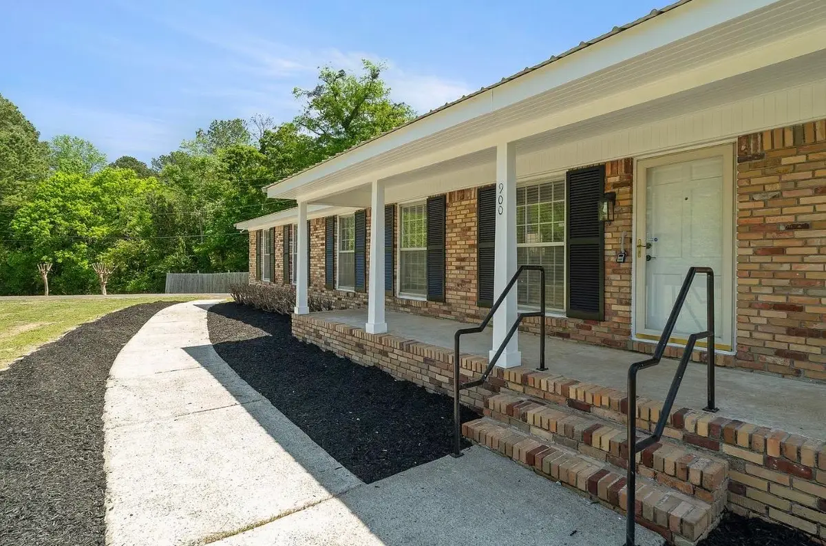 900 Larkwood Dr, Cullman, AL 35055 - #1