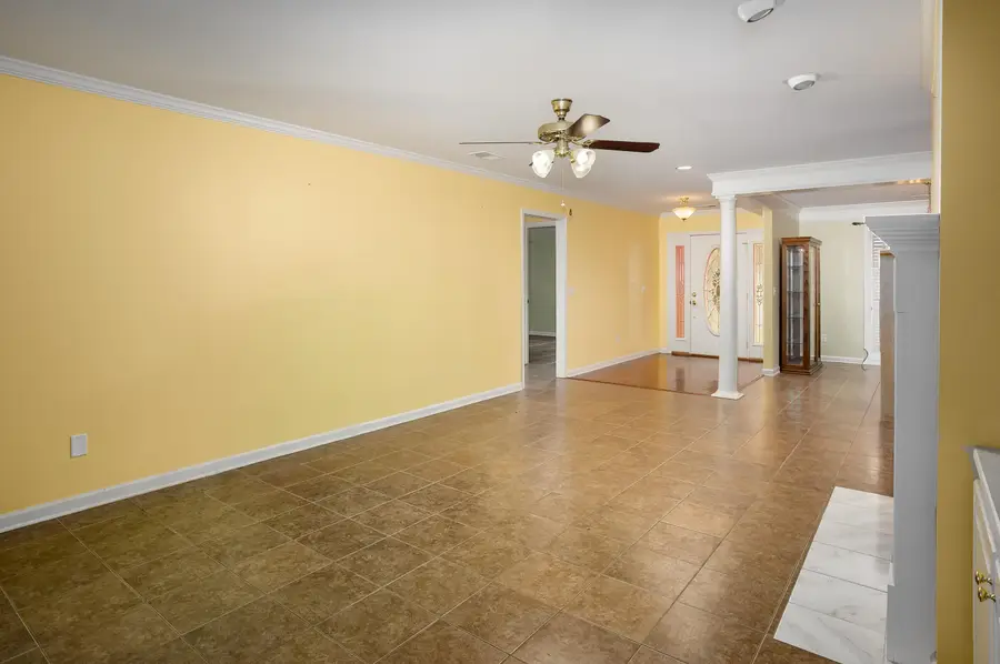 154 Breckenridge Ct, Florence, AL 35630 - #3