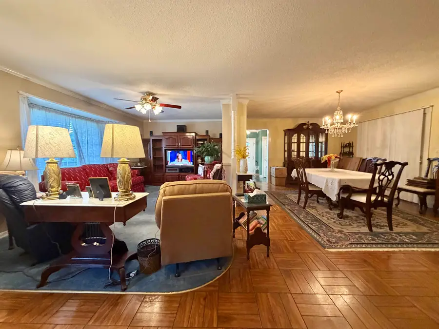 4105 Eastwood Dr, Florence, AL 35630 - #2