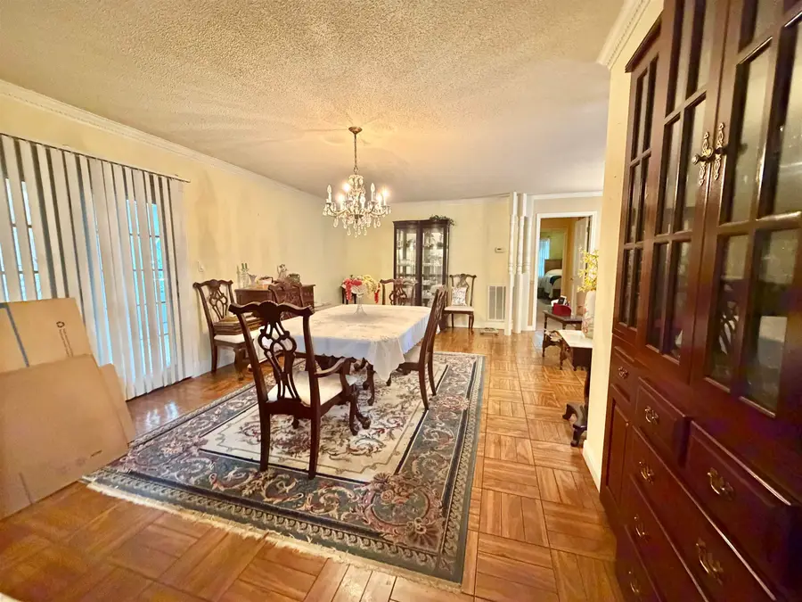 4105 Eastwood Dr, Florence, AL 35630 - #3
