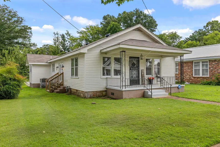 720 N Jefferson St, Tuscumbia, AL 35674 - #3