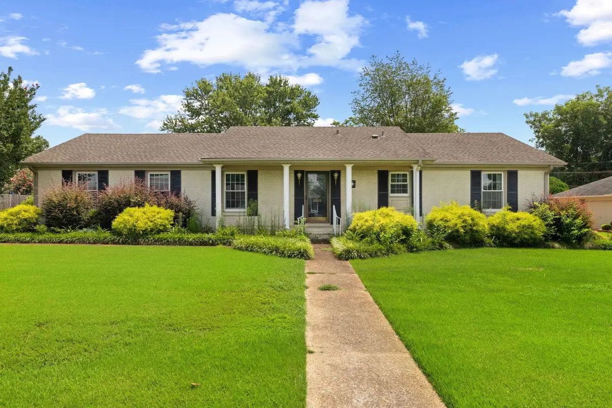 2210 Finley Dr, Florence, AL 35630 - #1