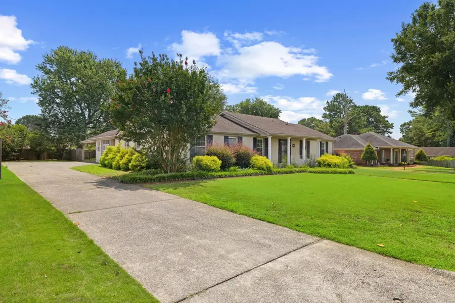 2210 Finley Dr, Florence, AL 35630 - #3