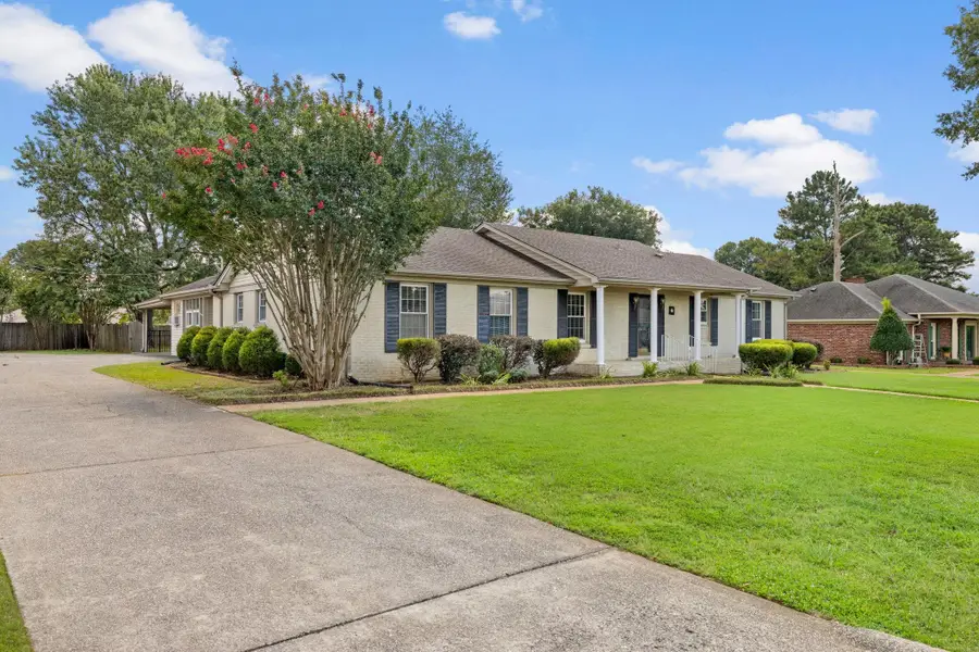 2210 Finley Dr, Florence, AL 35630 - #3