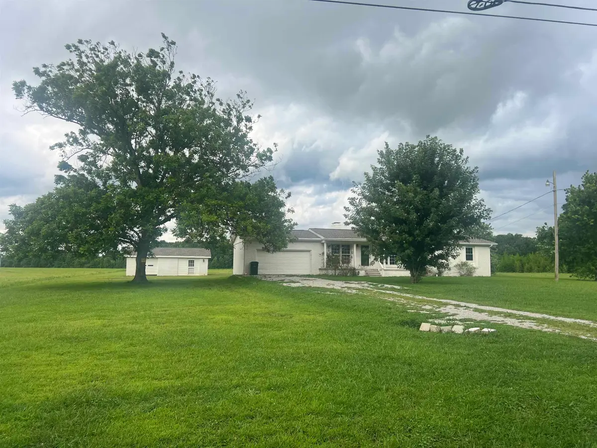710 Loop Rd, Tuscumbia, AL 35674 - #1