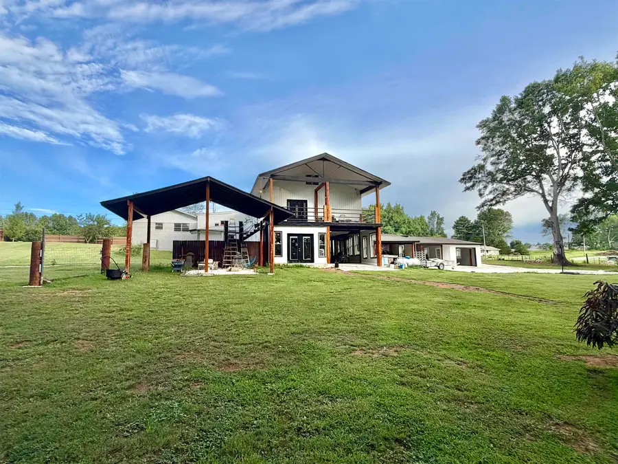711 Magnolia St, Muscle Shoals, AL 35661 - #3