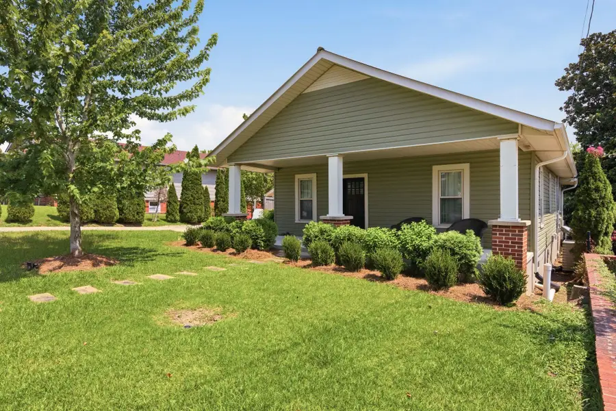 506 4th St, Cullman, AL 35055 - #3