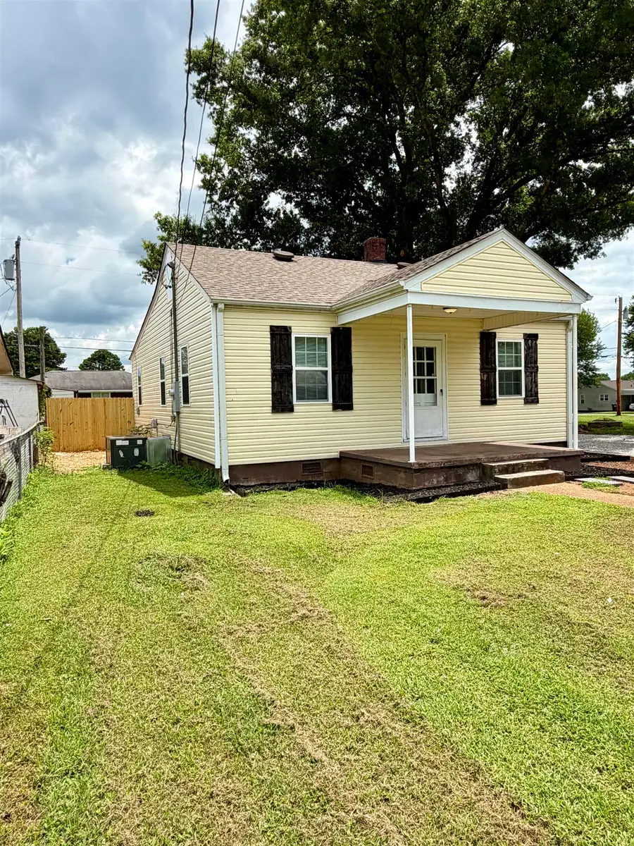 233 Central Ave, Muscle Shoals, AL 35661 - #2