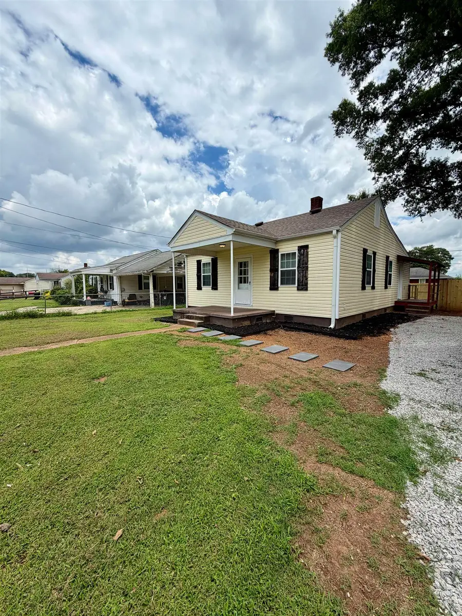 233 Central Ave, Muscle Shoals, AL 35661 - #3