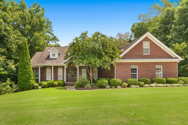 104 Castlewood Ct, Florence, AL 35633