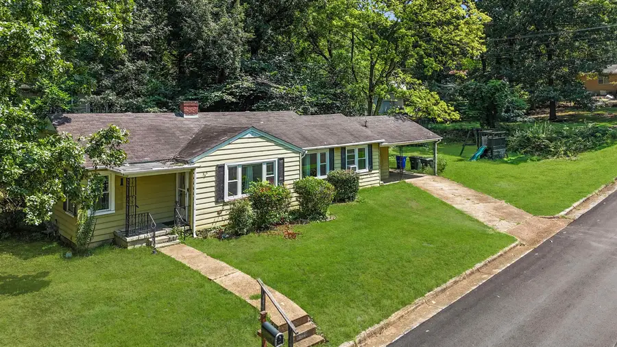 303 Elder St, Florence, AL 35630 - #2