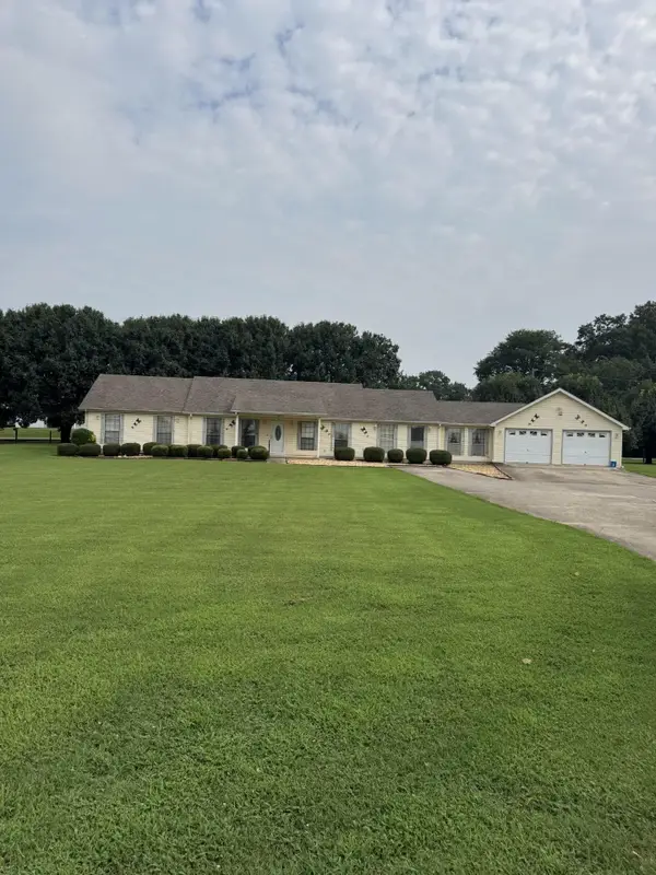 6527 2nd St, Muscle Shoals, AL 35661