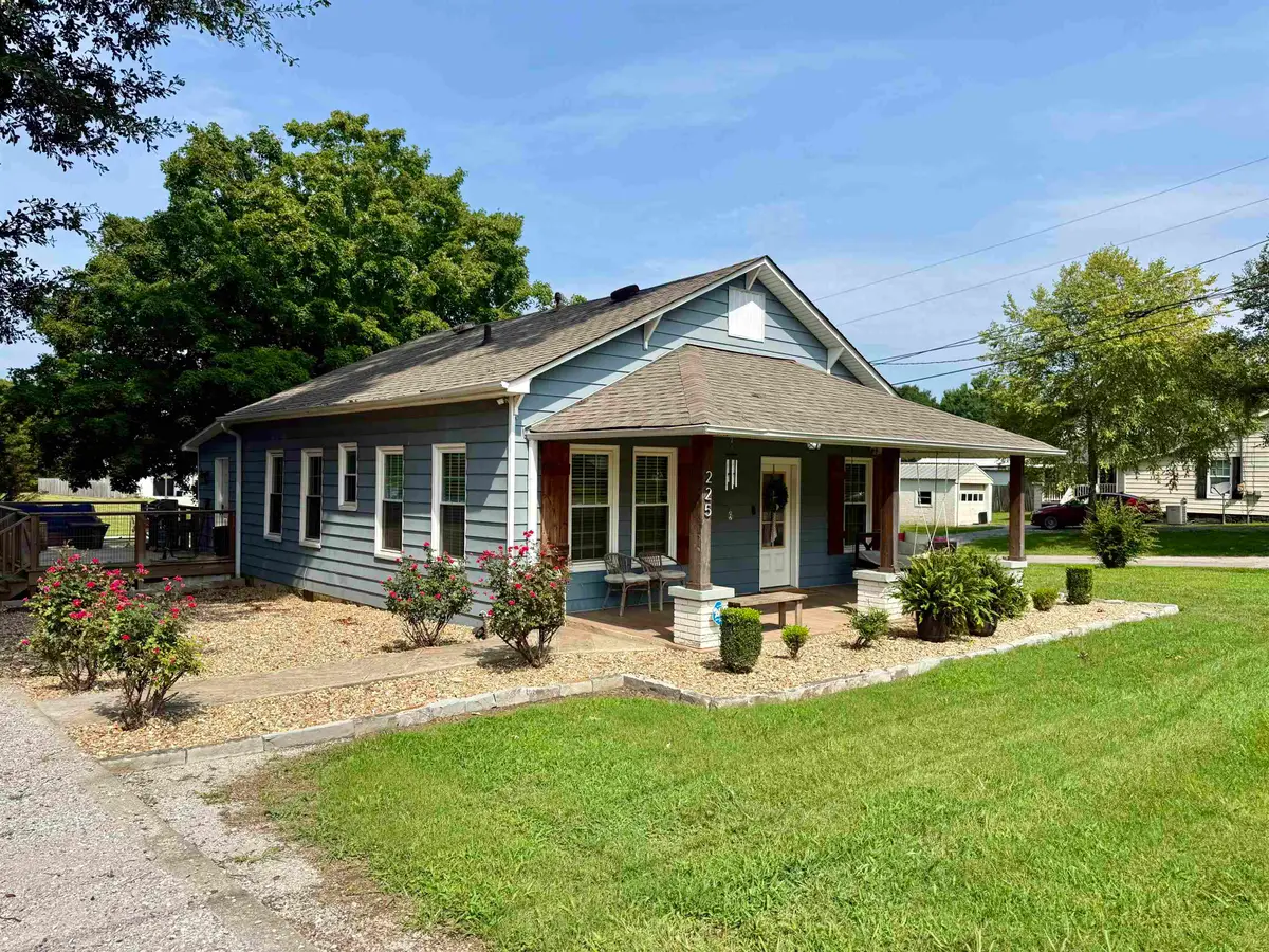 225 Alabama St, Killen, AL 35645 - #1