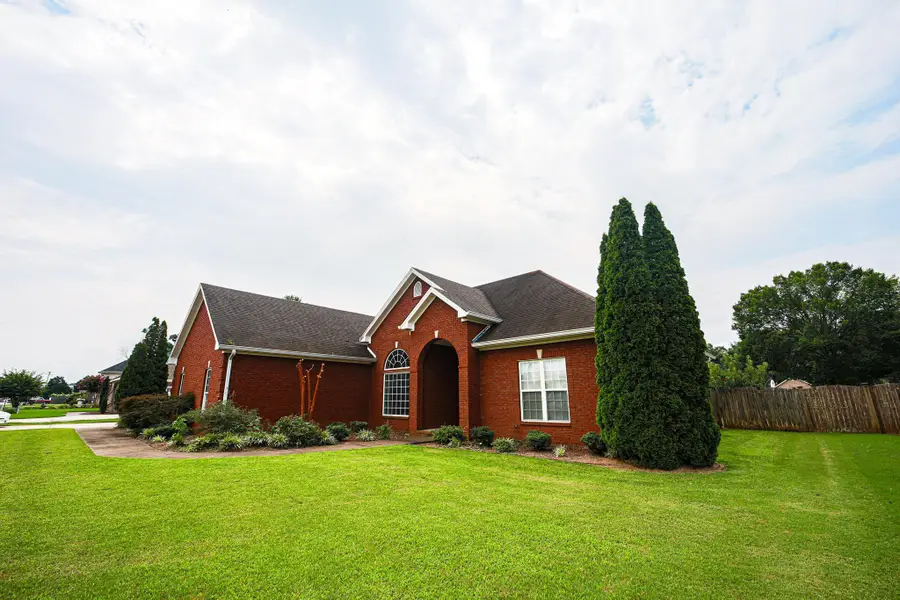 1806 Woodside, Muscle Shoals, AL 35661 - #2