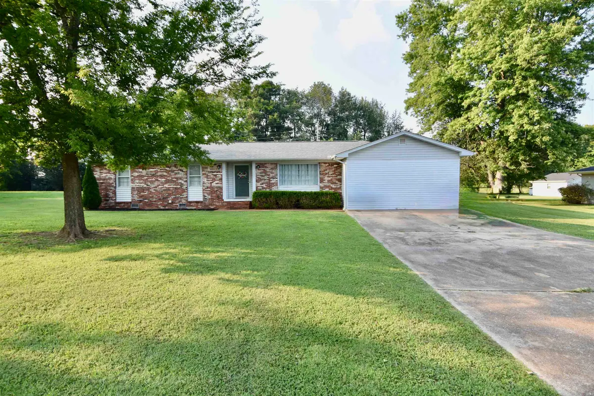610 W Rasch Rd, Florence, AL 35633 - #1