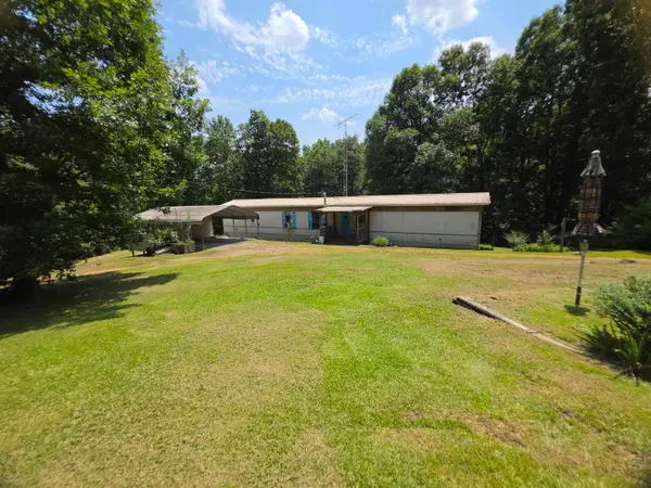 54 Candy Ln, Haleyville, AL 35565