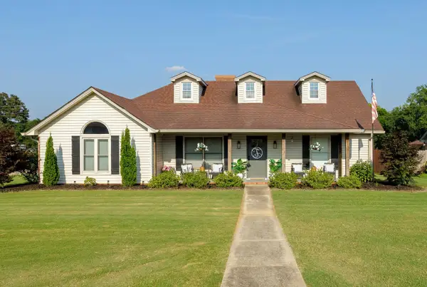 189 Oakview Cir, Killen, AL 35645