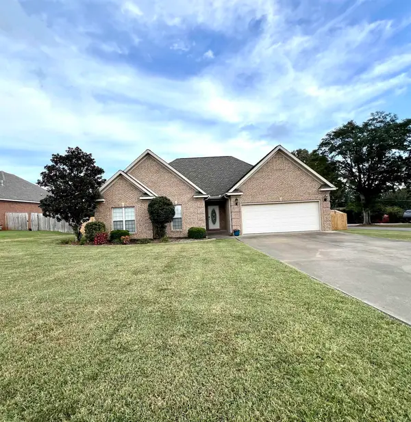 132 Graham Ave, Tuscumbia, AL 35674