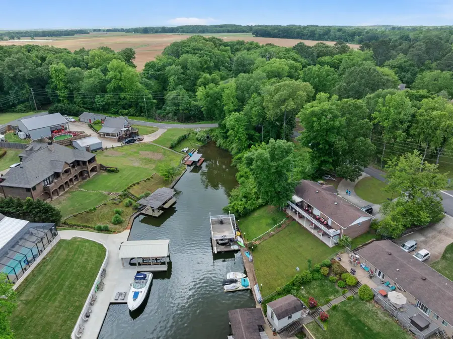 Dogwood Cir, Muscle Shoals, AL 35661 - #2