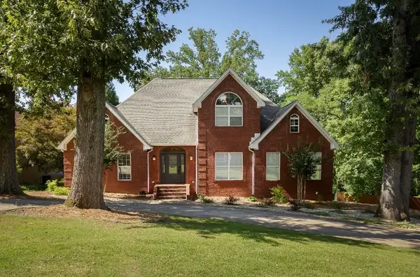 251 Hazelwood Ln, Florence, AL 35634