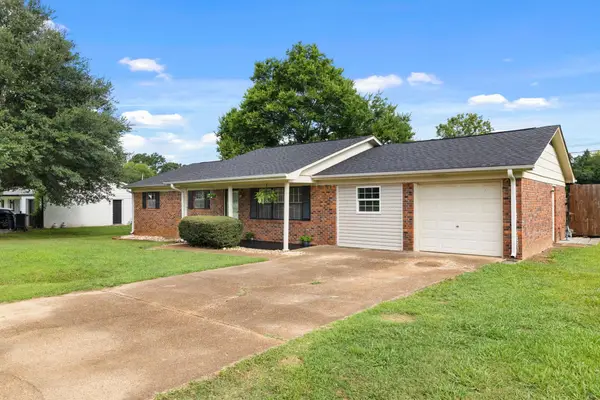330 Leona Dr, Florence, AL 35633