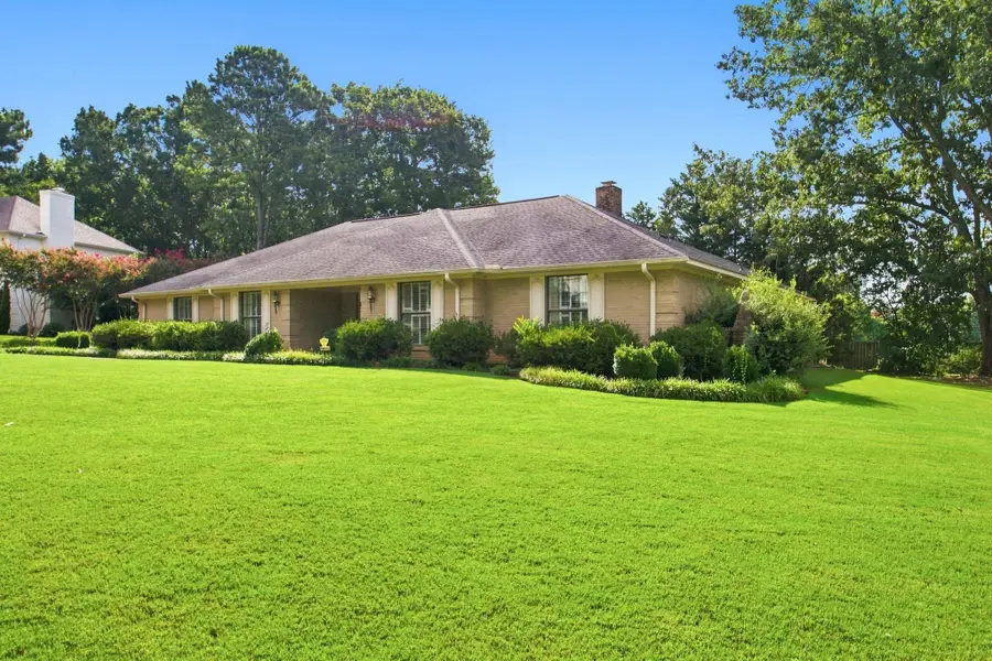 2128 Hickory Hills Rd, Florence, AL 35630 - #2