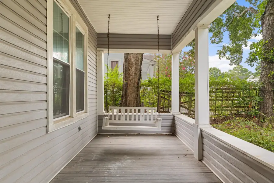 434 N Chestnut St, Florence, AL 35630 - #2