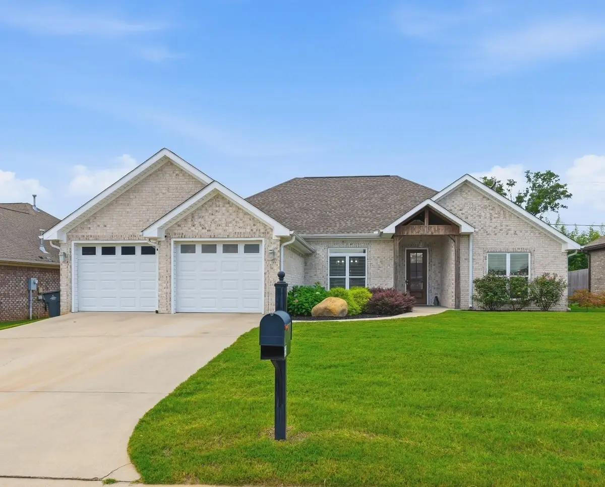 331 Sherborne Ct, Florence, AL 35633 - #1