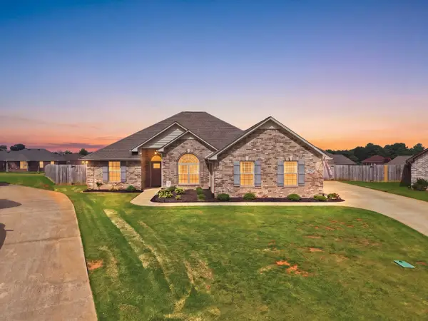 25927 Stef Ln, Athens, AL 35613