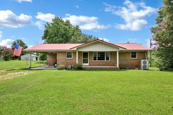 7978 Co Rd 1082, Vinemont, AL 35179