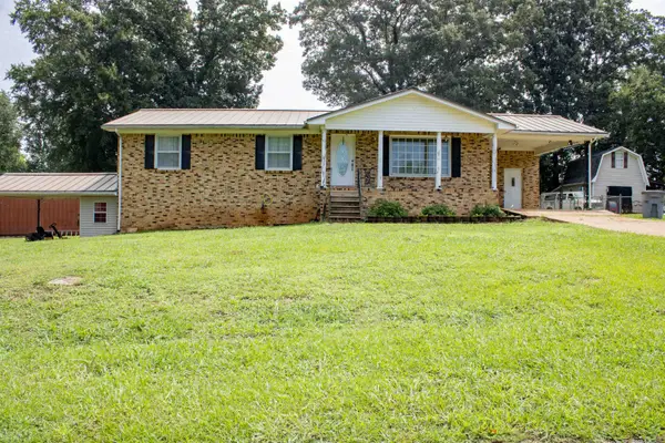 166 Montclair Dr, Killen, AL 35645