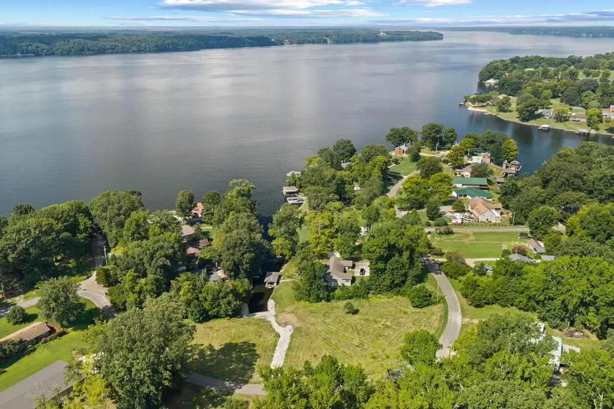 200 Aqua Vista Dr, Killen, AL 35645 - #1