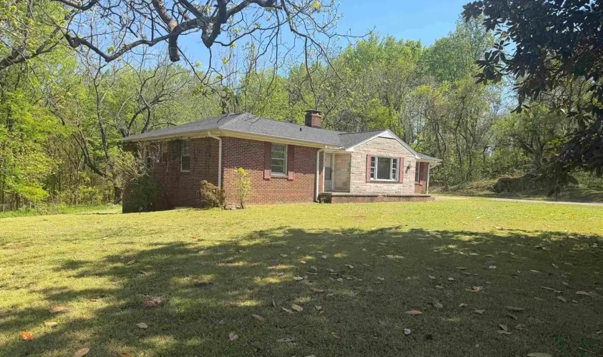 5470 Frankfort Rd, Tuscumbia, AL 35674 - #1
