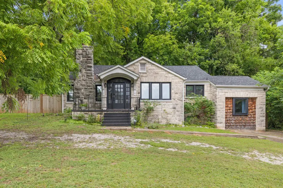 601 Crest St, Florence, AL 35630 - #2