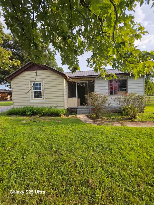 1620 Lynwood Ave, Russellville, AL 35654