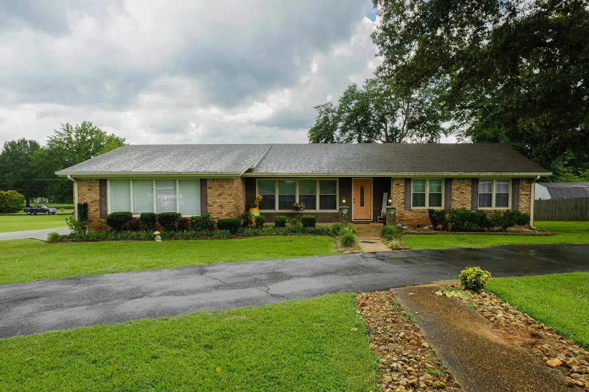 158 Duncan Dr, Russellville, AL 35654 - #1