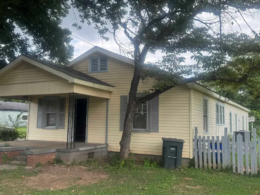 203 S Kirkman St, Florence, AL 35630 - #2
