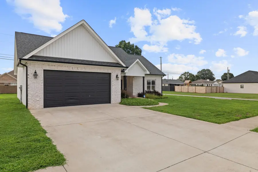 300 Market St, Muscle Shoals, AL 35661 - #3