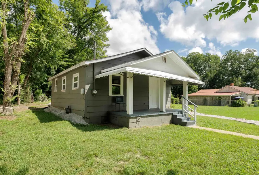 131 Indiana Ave, Florence, AL 35630 - #2