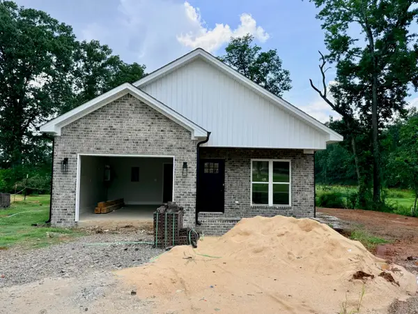 211 Plantation Pl, Florence, AL 35633