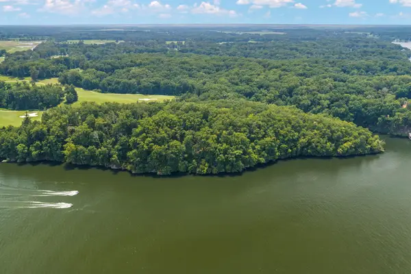 0 Three Point Dr, Muscle Shoals, AL 35661