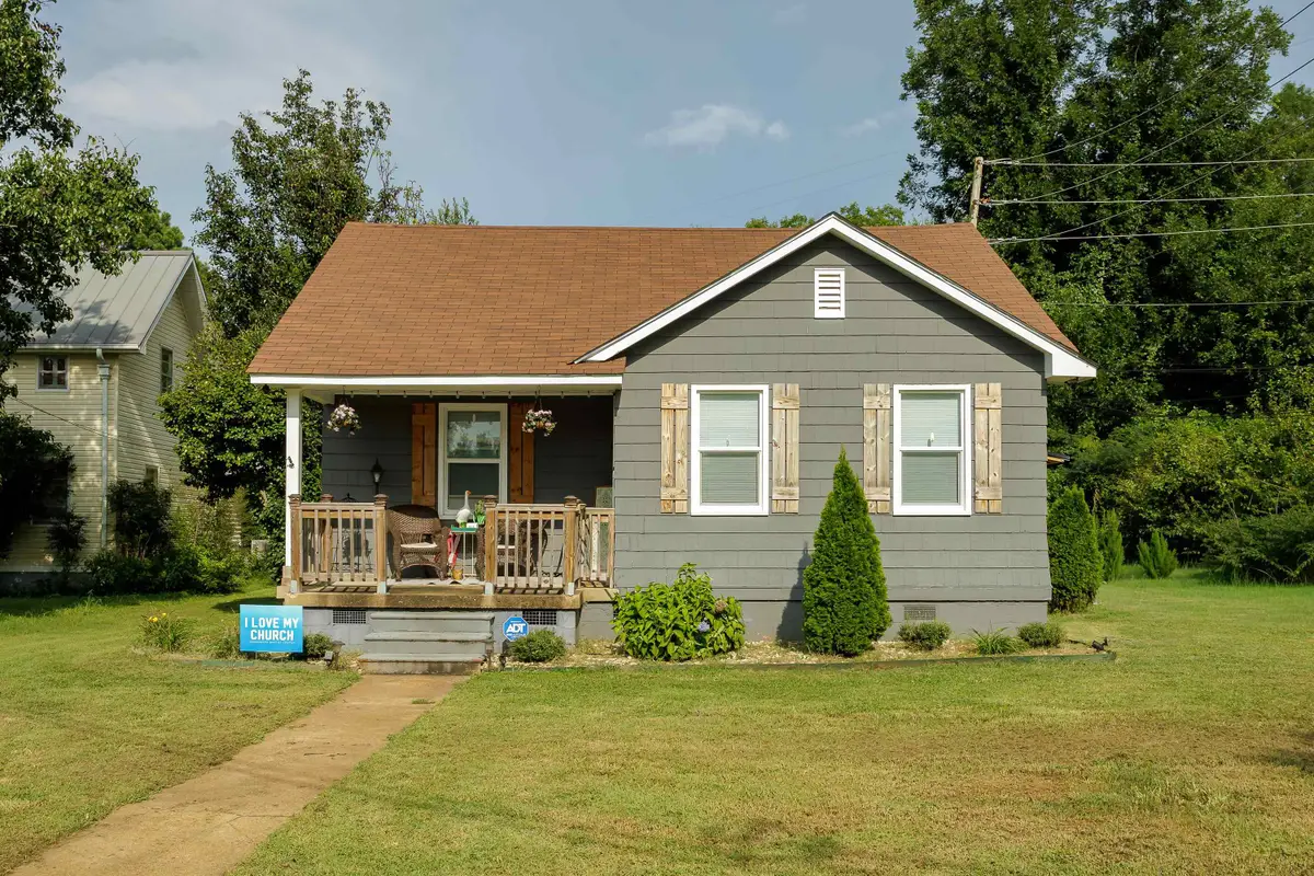 400 Broadway St, Sheffield, AL 35660 - #1