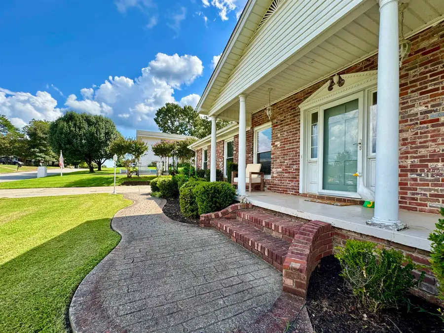 2913 Alexander St, Florence, AL 35633 - #2