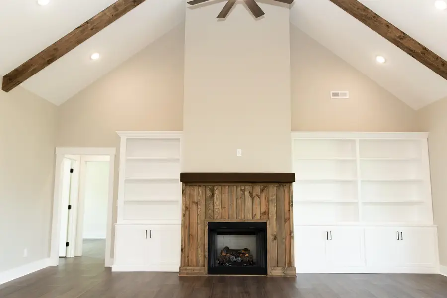 195 Rockwood Dr, Tuscumbia, AL 35674 - #3